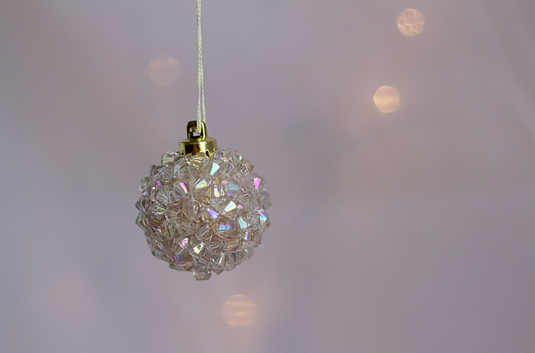 DIY Pearl ornament.. Decoración