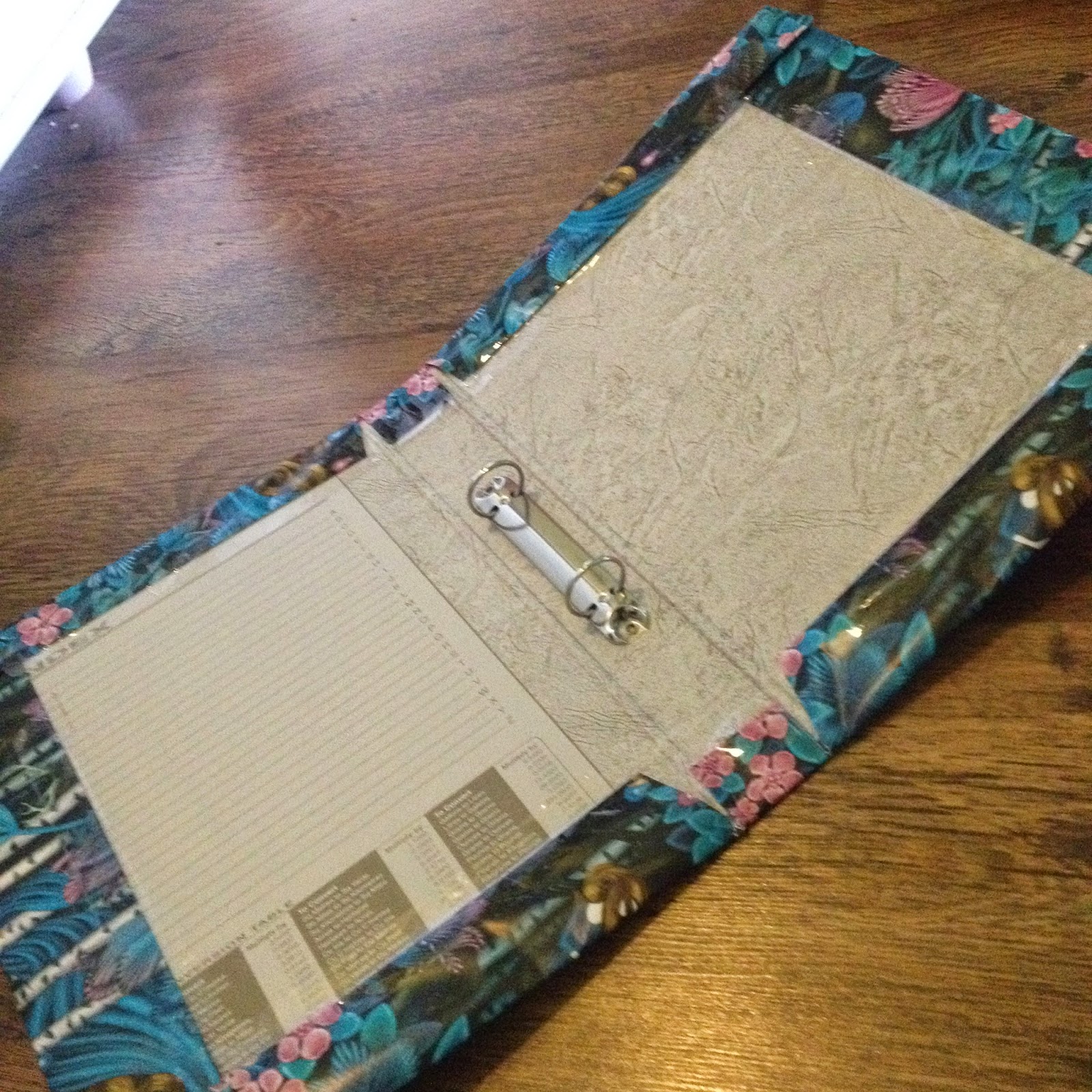 Fully Booked BACK TO SCHOOL Folder Decoration DIY