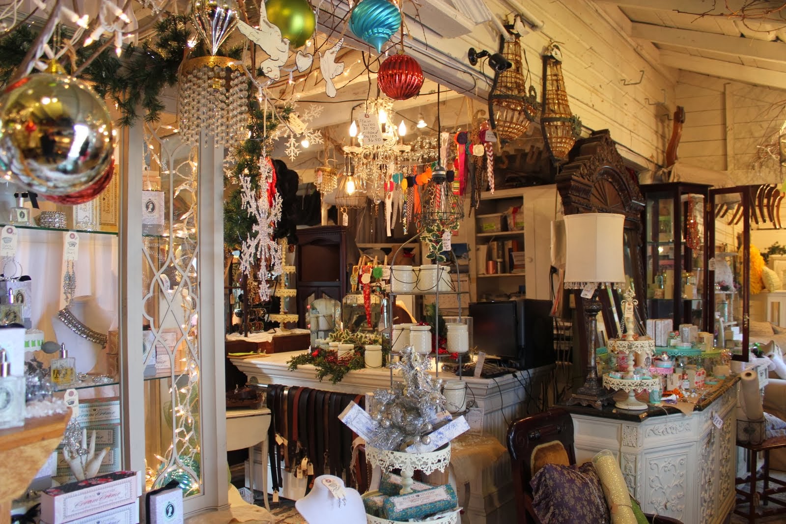 Here and There Antique Shops in Leesburg