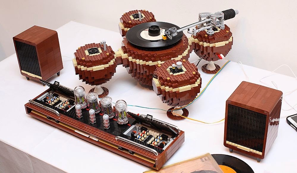 Últimas Tendencias: Tocadiscos Steampunk realizado piezas de Lego
