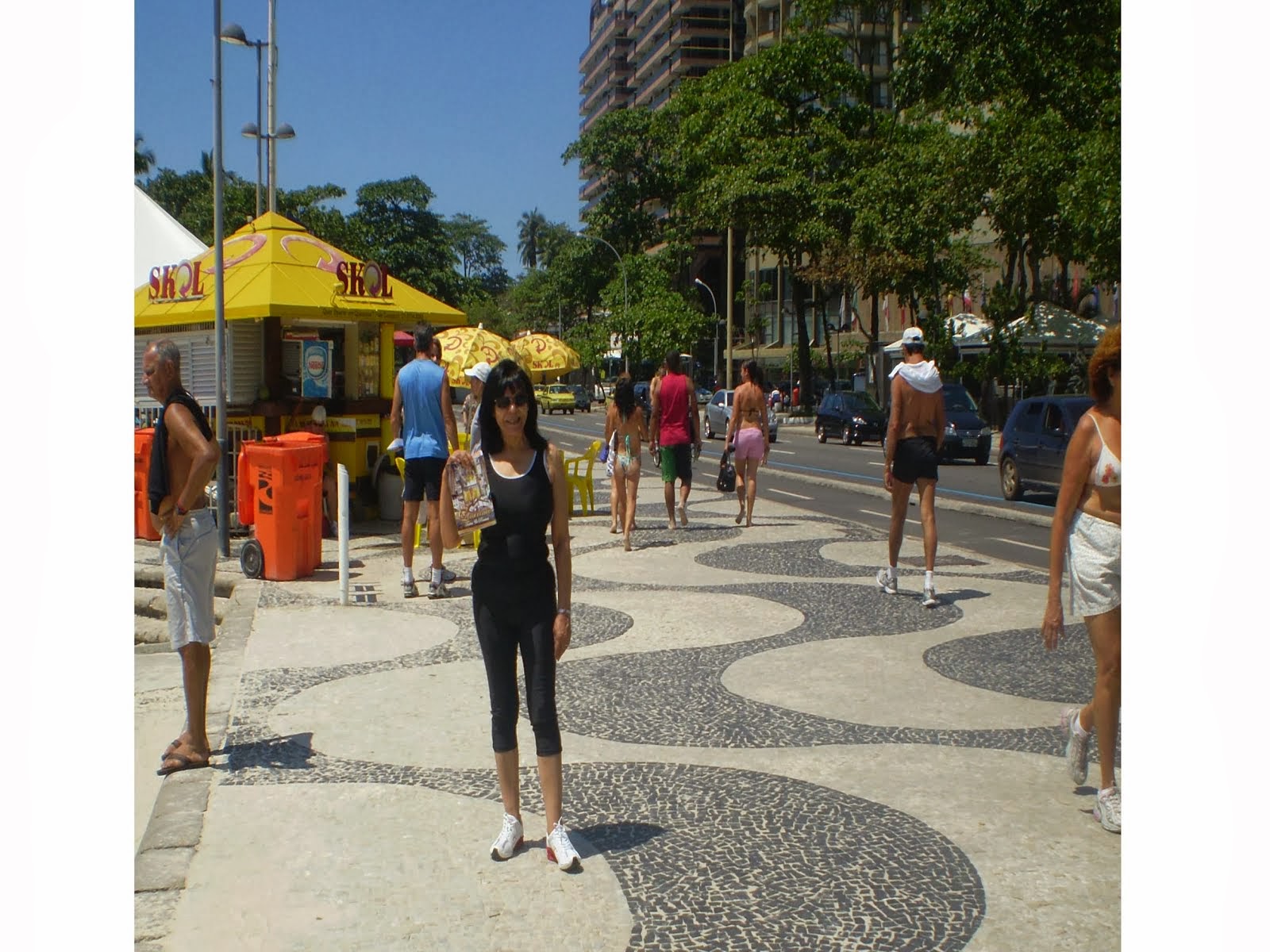 No Calçadão de Copacabana...