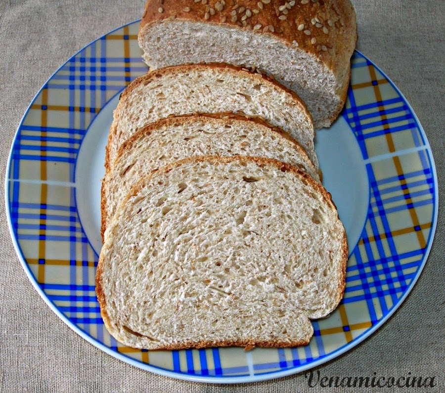 Pan de molde integral con semillas de sésamo