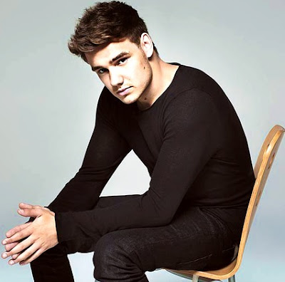 Liam Payne Foto de Liam Payne posando sentada