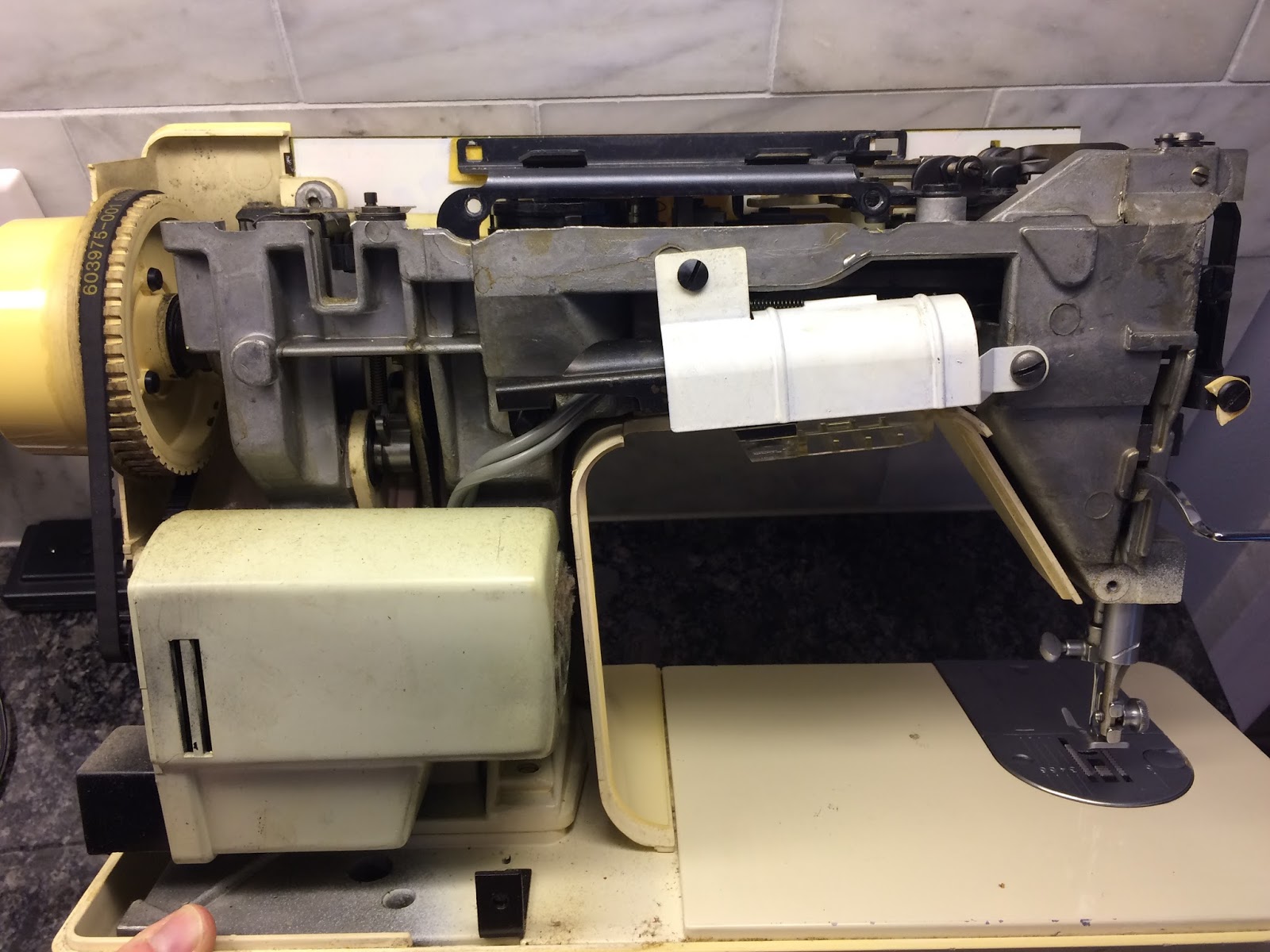 Sewing Machines and Sew Forth Singer Genie 353
