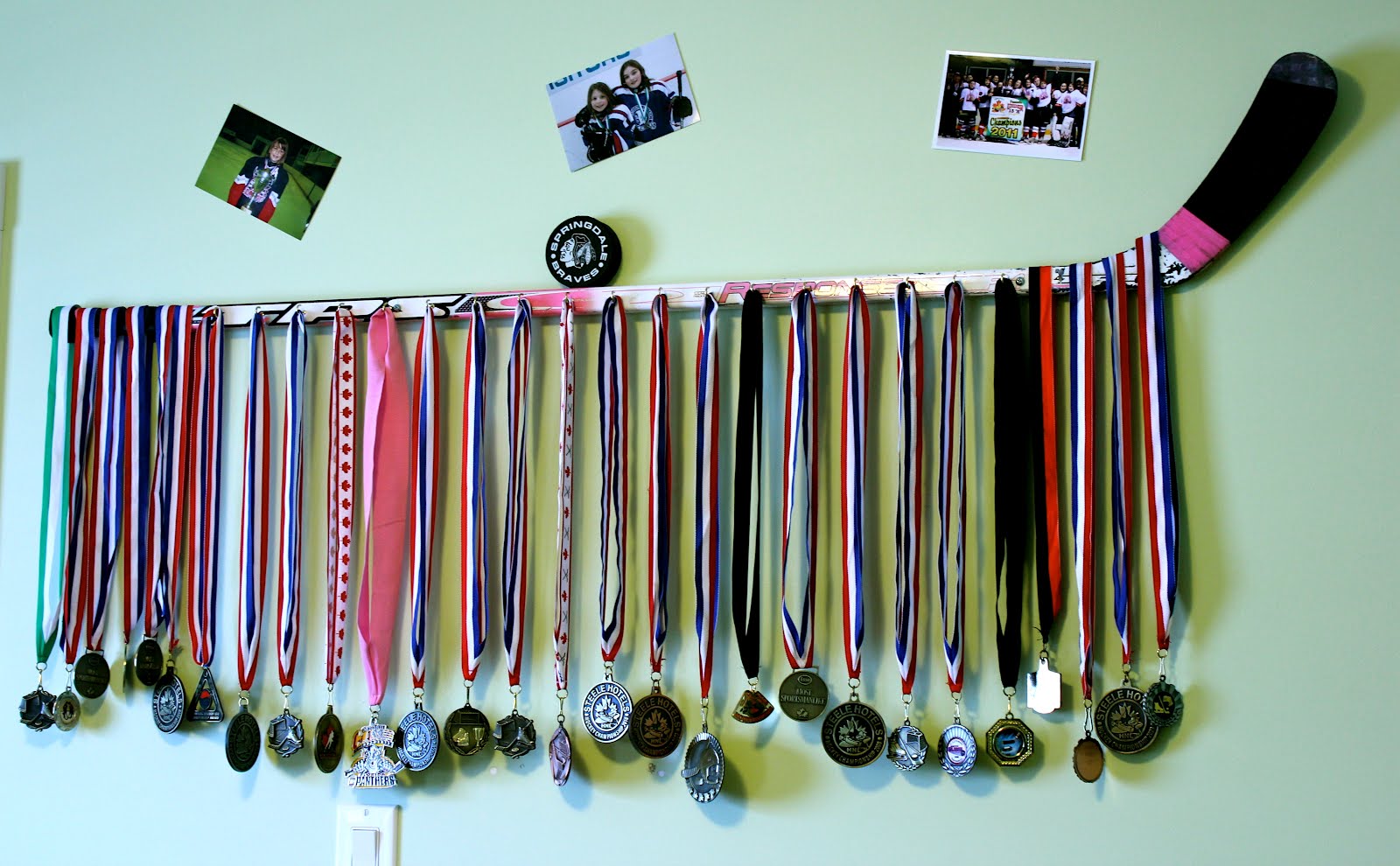 diy hockey stick medal holder