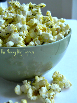 The MommyBlog Hoppers: Italian Parmesan Breadstick Popcorn