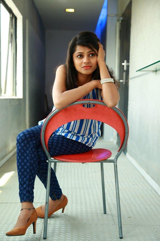 Indian Actress Delna Cute Hot Photo Shoot In Blue Dress