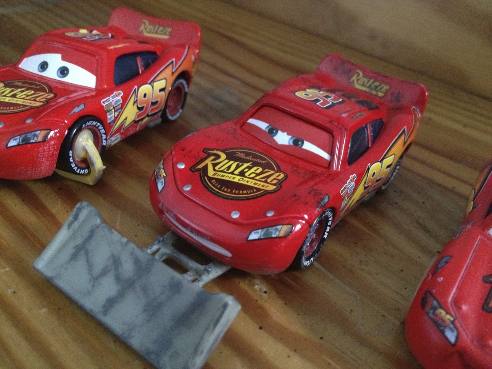 lightning mcqueen track table