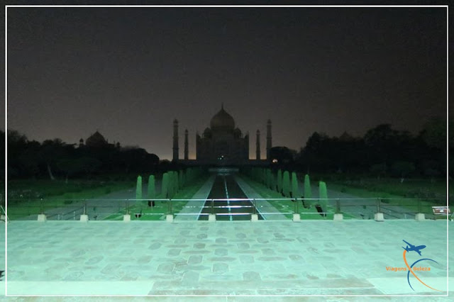 visita noturna ao Taj Mahal