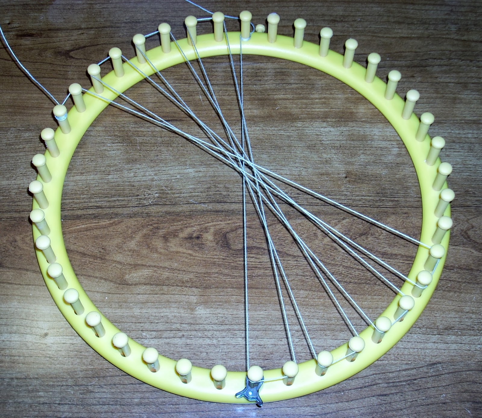 HeartSong Studio Warping a Knifty Knitter Loom for Weaving in the Round