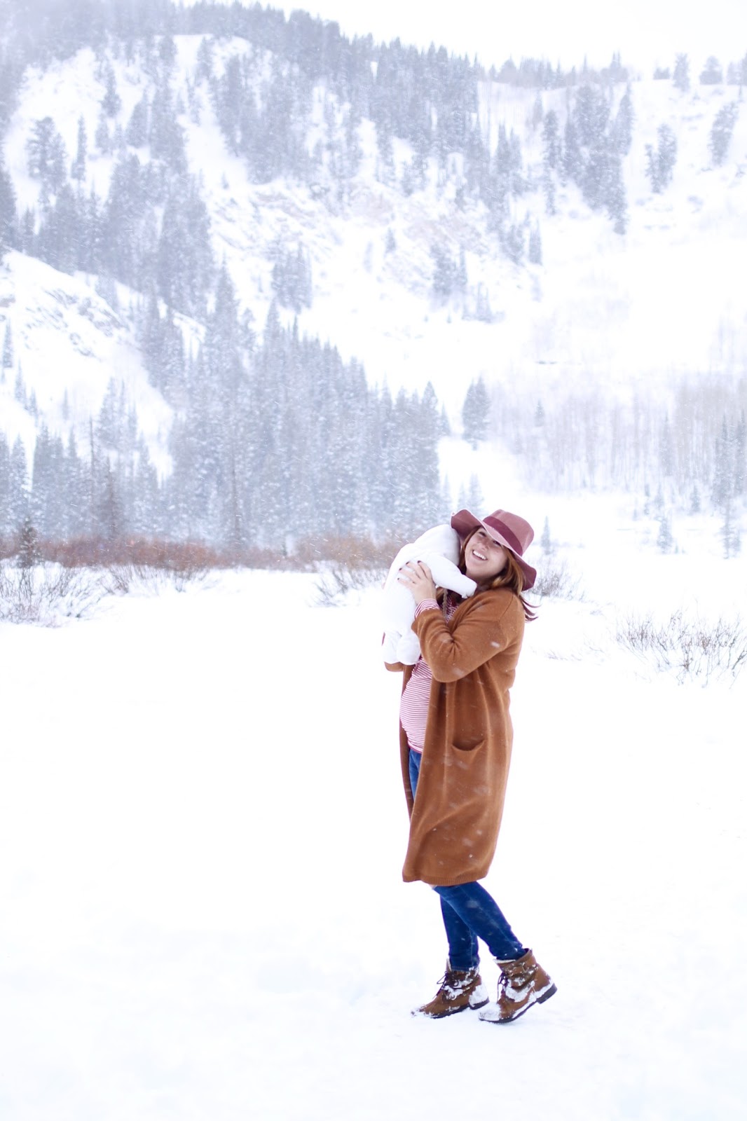 newborn, snow, new mom outfit, long sweater cardigan