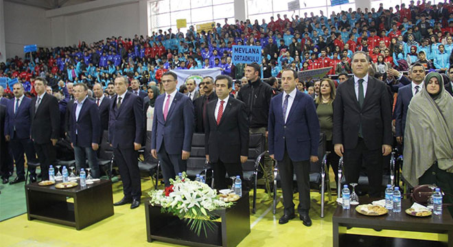 Diyarbakır'da 18 bin 313 spor malzemesi dağıtıldı Diyarbakır'da 18 bin 313 spor malzemesi dağıtıldı