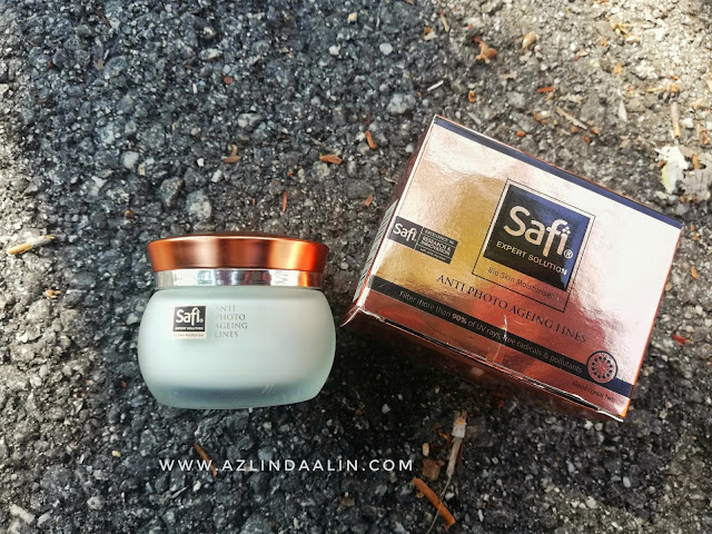 PRODUK TERBARU SAFI : SAFI EXPERT SOLUTION . Korang dah tahu ke tentang produk terbaru dari SAFI? Menggoda sungguh tau, warna packaging SAFI EXPERT SOLUTION yang menarik gabungan warna emas dan hitam. Tampak ekslusif gituu ! Jadi, mummy tak mahu ketinggalan juga untuk mencuba produk dari SAFI. Buat masa sekarang kulit mummy tiada masalah dengan jenama SAFI. Serasi bersama ! Okay jom kita berkenalan dengan PRODUK TERBARU SAFI : SAFI EXPERT SOLUTION PRODUK TERBARU SAFI : SAFI EXPERT SOLUTION PRODUK TERBARU SAFI : SAFI EXPERT SOLUTION yang mummy sedang cuba ini adalah terdiri daripada Intensive Ampoules Anti Hyper Pigmentation, Bio Skin Moisturiser Anti Photo Ageing Lines dan Bio Treatment Oil Anti Scar & Stretch Marks Safi Expert Solution: Intensive Ampoules Anti Hyper Pigmentation SAFI EXPERT SOLUTION : INTENSIVE AMPOULES ANTI HYPER PIGMENTATION adalah 2 tindakan dalam bentuk cecair ini diformulasikan dengan bahan aktif DN Age Technology yang paling bermutu tinggi. Apa yang mummy sukakan ampoule ini sebab ianya adalah kombinasi untuk menembusi ke dalam kulit dengan pantas menembusi ke dalam lapisan kulit untuk memerangi bahagian gelap yang dalam, membekalkan kelembapan yang stabil dan menggalakkan pembaharuan kulit untuk penampilan kulit keseluruhan yang kelihatan lebih baik. Intensive Ampoules Anti Hyper Pigmentation - Tanpa minyak mineral - Tanpa alkohol - Tanpa silikon - Tanpa paraben - Tidak diuji pada haiwan Hasil yang telah diuji juga menyakinkan pengguna lain diluar sana kerana : 85.7% bintik hitam berkurangan 100% pembaharuan kulit 100% menganjalkan kulit 91.7% kulit muka berseri 100% tona kulit muka dipertingkatkan CARA PAKAI SAFI EXPERT SOLUTION : INTENSIVE AMPOULES ANTI HYPER PIGMENTATION CARA PAKAI SAFI EXPERT SOLUTION : INTENSIVE AMPOULES ANTI HYPER PIGMENTATION :- 1. Dua (2) kali sehari pemakaiannya pada waktu pagi dan malam selepas mencuci muka. 2. Titikkan dalam 2-3 titik Intensive Ampoule (1) pada wajah dan ratakan. Lakukan jugakan pada minggu pertama hingga minggu keempat. 3. Selepas minggu keempat, gunakan pula Intensive Ampoule (2) Supreme Anti-Spots Complex untuk minggu seterusnya. 4. Titiskan beberapa titik Supreme Anti-Spots Complex dan sapukan ke muka secara urutan ke atas. Safi Expert Solution: Bio Skin Moisturiser Anti Photo Ageing Lines Selepas mencuci muka dan memakai ampoule. Sebelum ke tempat kerja atau melakukan aktiviti luar, mummy akan lengkapkan kulit wajah mummy dengan SAFI EXPERT SOLUTION Bio Skin Moisturiser Anti Photo Ageing Lines Bio Skin Moisturiser Anti Photo Ageing Lines bukan pelembab sekadar melembabkan luit sahaja. Malah ianya diperkaya dengan Liquid Crystal Technology yang diformulasi dengan Amino Peptides untuk meningkatkan keanjalan kulit serta memudarkan kedut pada kulit wajah. Bio Skin Moisturiser Anti Photo Ageing Lines boleh di pakai 2 kali sehari iaitu pada waktu siang atau malam Safi Expert Solution: Bio Treatment Oil Anti Scar & Stretch Marks Mummy masih mempunyai masalah stretch marks yang tak pernah selesai lagi ni hehehe. Parut stretch marks selepas melahirkan 3 orang anak ni, masih belum pudar habis. Ada masa boleh jadi gatal juga akibat peluh dan cuaca panas sekarang ini. Safi Expert Solution: Bio Treatment Oil Anti Scar & Stretch Marks sekarang ini, inilah merupakan teman istimewa mummy ! Kerana apa ? Kerana ianya bersifat anti parut dan kesan rekahan ‘ stretch marks ‘ iaitu dengan meningkatkan pembaharuan kulit sebanyak 21.93% hanya dalam 6 hari . Paling best ! Bio Treatment Oil ini HALAL, tidak mengandungi alcohol , paraben dan tidak di uji pada haiwan. Pada wanita diluar sana, jika korang ada masalah parut di mana-mana bahagian kulit selain wajah juga boleh di oles atau sapu pada parut . Ibu mengandung juga tidak perlu risau lagi tentang kesan Strecth marks pada perut hanya gunakan Bio Treatment Oil sahaja untuk pembaharuan dan membaiki semula kulit. Parut dan Tanda Regangan cepat berlaku semasa mengandung dan pertambahan berat badan. Insyaallah minyak rawatan Bio SAFI EXPERT SOLUTION ini boleh membantu ! Kelebihan Bio Treatment Oil - Memperbaharui struktur kulit & parut lama - Membantu mengurangkan pembentukkan parut baru. - Memperbaharui , melembutkan dan melembapkan kulit Kelebihan Bio Treatment Oi - 21.93% Mempercepat pembaikan kulit - 25% Keanjalan kulit - 9.8% Ketumpatan gentian kulit Cara Penggunaan SAFI EXPERT SOLUTION : Bio Treatment Oil. Sesuai digunakkan pada wajah , lengan , tangan dan ‘ cuticles ‘ 1 - Sapukan minyak dua kali sehari di kawasan kesan berparut 2 - Urutkan secara perlahan di sekeliling sehingga selesai di serap . Review mummy selepas 2 minggu penggunaan PRODUK TERBARU SAFI : SAFI EXPERT SOLUTION . Alhamdulillah, nampak banyak perubahan ketara pada kulit wajah dan juga strect marks di perut tu. Boleh di katakan ramai yang terkejut dengan kulit mummy sekarang. Rahsianya? PRODUK TERBARU SAFI : SAFI EXPERT SOLUTION lah ! Jom dapatkan di pasaraya di seluruh Malaysia ! Selanjutnya tentang SAFI, boleh layari ke : - Website : http://safi.com.my/ Facebook : https://www.facebook.com/SAFI.MY Youtube: https://www.youtube.com/user/SAFImalaysia PRODUK TERBARU SAFI : SAFI EXPERT SOLUTION . Korang dah tahu ke tentang produk terbaru dari SAFI? Menggoda sungguh tau, warna packaging SAFI EXPERT SOLUTION yang menarik gabungan warna emas dan hitam. Tampak ekslusif gituu ! Jadi, mummy tak mahu ketinggalan juga untuk mencuba produk dari SAFI. Buat masa sekarang kulit mummy tiada masalah dengan jenama SAFI. Serasi bersama ! Okay jom kita berkenalan dengan PRODUK TERBARU SAFI : SAFI EXPERT SOLUTION PRODUK TERBARU SAFI : SAFI EXPERT SOLUTION PRODUK TERBARU SAFI : SAFI EXPERT SOLUTION yang mummy sedang cuba ini adalah terdiri daripada Intensive Ampoules Anti Hyper Pigmentation, Bio Skin Moisturiser Anti Photo Ageing Lines dan Bio Treatment Oil Anti Scar & Stretch Marks Safi Expert Solution: Intensive Ampoules Anti Hyper Pigmentation SAFI EXPERT SOLUTION : INTENSIVE AMPOULES ANTI HYPER PIGMENTATION adalah 2 tindakan dalam bentuk cecair ini diformulasikan dengan bahan aktif DN Age Technology yang paling bermutu tinggi. Apa yang mummy sukakan ampoule ini sebab ianya adalah kombinasi untuk menembusi ke dalam kulit dengan pantas menembusi ke dalam lapisan kulit untuk memerangi bahagian gelap yang dalam, membekalkan kelembapan yang stabil dan menggalakkan pembaharuan kulit untuk penampilan kulit keseluruhan yang kelihatan lebih baik. Intensive Ampoules Anti Hyper Pigmentation - Tanpa minyak mineral - Tanpa alkohol - Tanpa silikon - Tanpa paraben - Tidak diuji pada haiwan Hasil yang telah diuji juga menyakinkan pengguna lain diluar sana kerana : 85.7% bintik hitam berkurangan 100% pembaharuan kulit 100% menganjalkan kulit 91.7% kulit muka berseri 100% tona kulit muka dipertingkatkan CARA PAKAI SAFI EXPERT SOLUTION : INTENSIVE AMPOULES ANTI HYPER PIGMENTATION CARA PAKAI SAFI EXPERT SOLUTION : INTENSIVE AMPOULES ANTI HYPER PIGMENTATION :- 1. Dua (2) kali sehari pemakaiannya pada waktu pagi dan malam selepas mencuci muka. 2. Titikkan dalam 2-3 titik Intensive Ampoule (1) pada wajah dan ratakan. Lakukan jugakan pada minggu pertama hingga minggu keempat. 3. Selepas minggu keempat, gunakan pula Intensive Ampoule (2) Supreme Anti-Spots Complex untuk minggu seterusnya. 4. Titiskan beberapa titik Supreme Anti-Spots Complex dan sapukan ke muka secara urutan ke atas. Safi Expert Solution: Bio Skin Moisturiser Anti Photo Ageing Lines Selepas mencuci muka dan memakai ampoule. Sebelum ke tempat kerja atau melakukan aktiviti luar, mummy akan lengkapkan kulit wajah mummy dengan SAFI EXPERT SOLUTION Bio Skin Moisturiser Anti Photo Ageing Lines Bio Skin Moisturiser Anti Photo Ageing Lines bukan pelembab sekadar melembabkan luit sahaja. Malah ianya diperkaya dengan Liquid Crystal Technology yang diformulasi dengan Amino Peptides untuk meningkatkan keanjalan kulit serta memudarkan kedut pada kulit wajah. Bio Skin Moisturiser Anti Photo Ageing Lines boleh di pakai 2 kali sehari iaitu pada waktu siang atau malam Safi Expert Solution: Bio Treatment Oil Anti Scar & Stretch Marks Mummy masih mempunyai masalah stretch marks yang tak pernah selesai lagi ni hehehe. Parut stretch marks selepas melahirkan 3 orang anak ni, masih belum pudar habis. Ada masa boleh jadi gatal juga akibat peluh dan cuaca panas sekarang ini. Safi Expert Solution: Bio Treatment Oil Anti Scar & Stretch Marks sekarang ini, inilah merupakan teman istimewa mummy ! Kerana apa ? Kerana ianya bersifat anti parut dan kesan rekahan ‘ stretch marks ‘ iaitu dengan meningkatkan pembaharuan kulit sebanyak 21.93% hanya dalam 6 hari . Paling best ! Bio Treatment Oil ini HALAL, tidak mengandungi alcohol , paraben dan tidak di uji pada haiwan. Pada wanita diluar sana, jika korang ada masalah parut di mana-mana bahagian kulit selain wajah juga boleh di oles atau sapu pada parut . Ibu mengandung juga tidak perlu risau lagi tentang kesan Strecth marks pada perut hanya gunakan Bio Treatment Oil sahaja untuk pembaharuan dan membaiki semula kulit. Parut dan Tanda Regangan cepat berlaku semasa mengandung dan pertambahan berat badan. Insyaallah minyak rawatan Bio SAFI EXPERT SOLUTION ini boleh membantu ! Kelebihan Bio Treatment Oil - Memperbaharui struktur kulit & parut lama - Membantu mengurangkan pembentukkan parut baru. - Memperbaharui , melembutkan dan melembapkan kulit Kelebihan Bio Treatment Oi - 21.93% Mempercepat pembaikan kulit - 25% Keanjalan kulit - 9.8% Ketumpatan gentian kulit Cara Penggunaan SAFI EXPERT SOLUTION : Bio Treatment Oil. Sesuai digunakkan pada wajah , lengan , tangan dan ‘ cuticles ‘ 1 - Sapukan minyak dua kali sehari di kawasan kesan berparut 2 - Urutkan secara perlahan di sekeliling sehingga selesai di serap . Review mummy selepas 2 minggu penggunaan PRODUK TERBARU SAFI : SAFI EXPERT SOLUTION . Alhamdulillah, nampak banyak perubahan ketara pada kulit wajah dan juga strect marks di perut tu. Boleh di katakan ramai yang terkejut dengan kulit mummy sekarang. Rahsianya? PRODUK TERBARU SAFI : SAFI EXPERT SOLUTION lah ! Jom dapatkan di pasaraya di seluruh Malaysia ! Selanjutnya tentang SAFI, boleh layari ke : - Website : http://safi.com.my/ Facebook : https://www.facebook.com/SAFI.MY Youtube: https://www.youtube.com/user/SAFImalaysia
