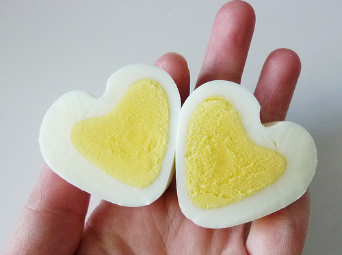 Sevgililer Günü kalp şeklinde yumurta