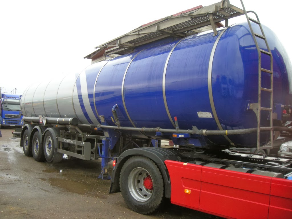 цистерна платформа с танк контейнером. год. полуприцеп молоковоз сеспель. цистерна краски. 1940.