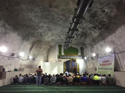 Ternyata Masjid Di kedalaman 1.760 Meter Perut Bumi Ini Ada Di Indonesia