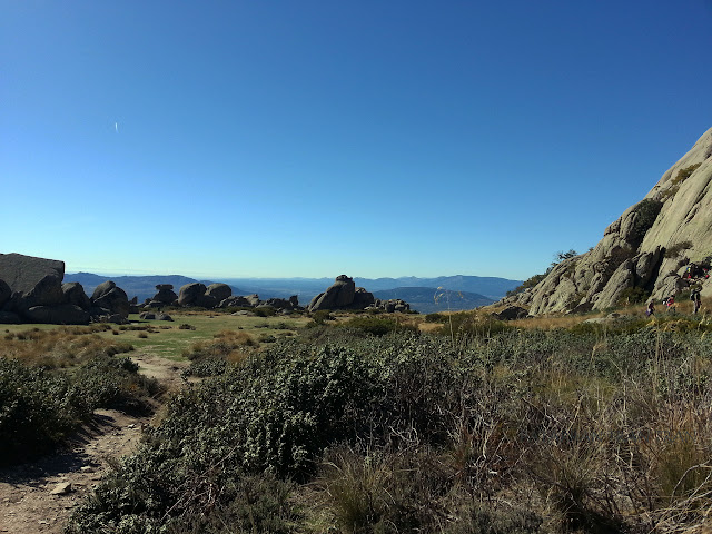 El Yelmo con niños. La Pedriza. Parque Nacional de Guadarrama.