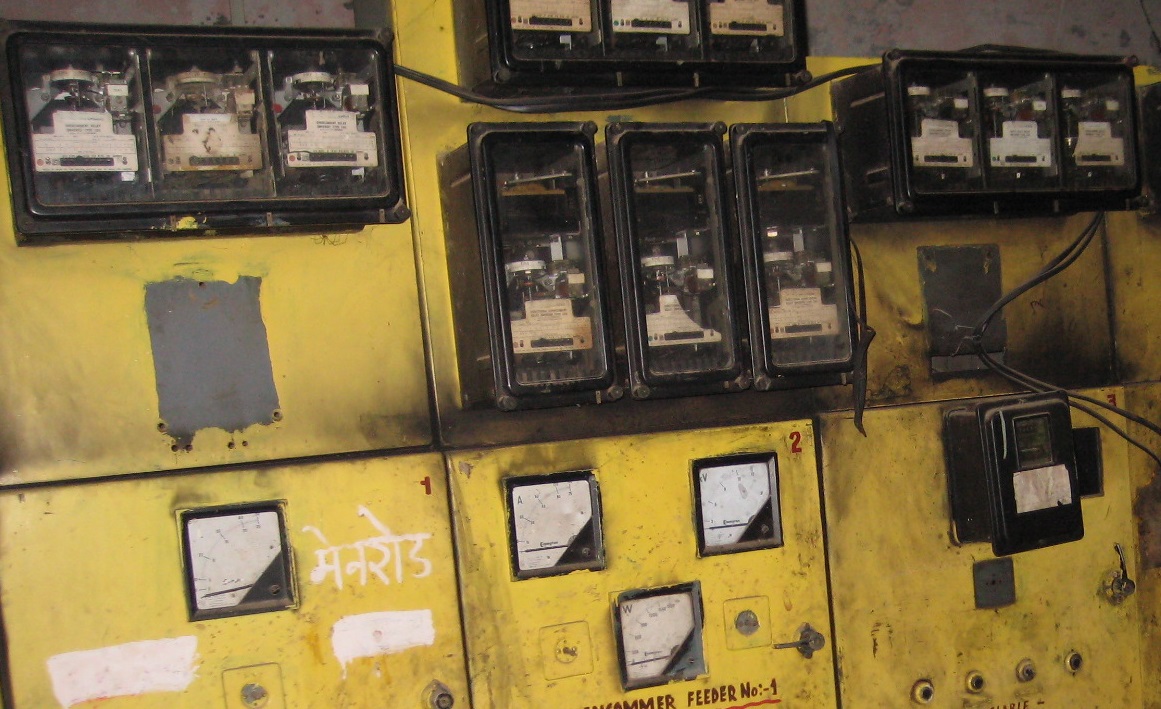 Power Transmission Design parameters and Standard layout of a 33/11 kV