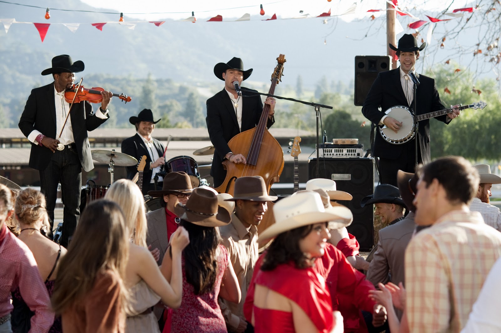 Музыканты на свадьбу. Мюзикл свадебный танец. Wedding music groups. Свадьба бэнд. Wedding music groups.