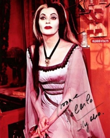 Imaginemdd Lily Munster 10 Famous Tv Moms Costume Ideas