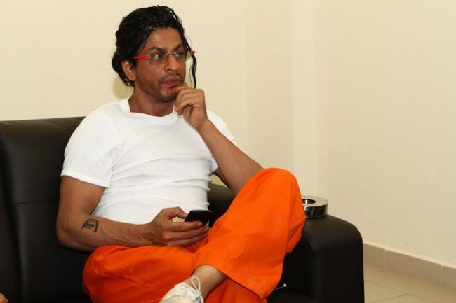 telugu-cinema-news-shahrukh-khan-with-new-hairstyle