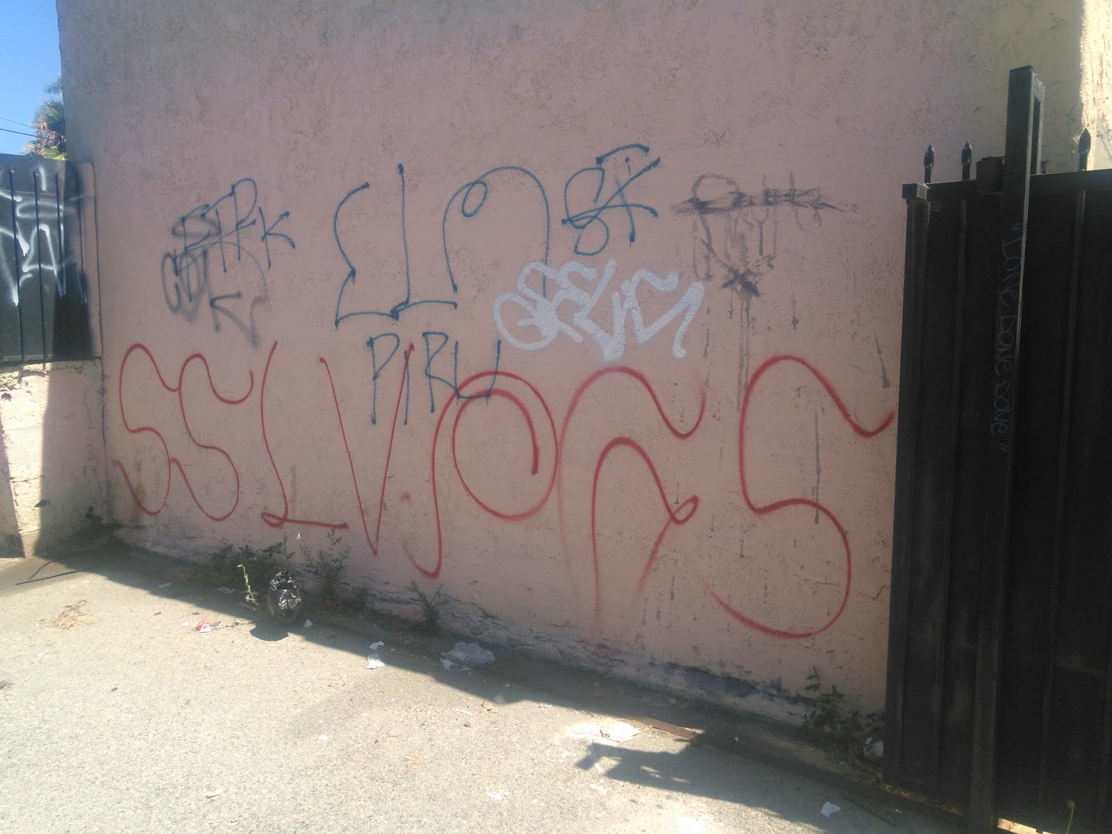 blood piru brims gangs graffiti Elm street piru
