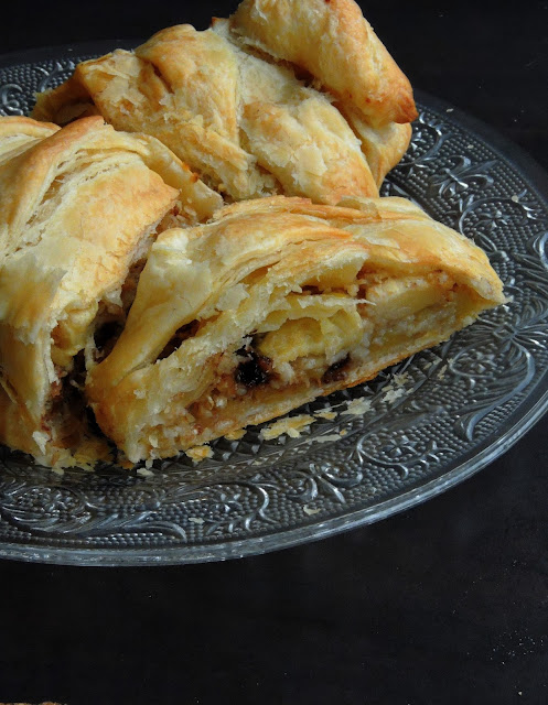 Easy Apple  Chocolate chips strudel