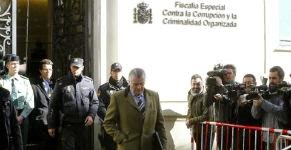 Luis Bárcenas a su salida de la sede de la Fiscalía Anticorrupción. EFE