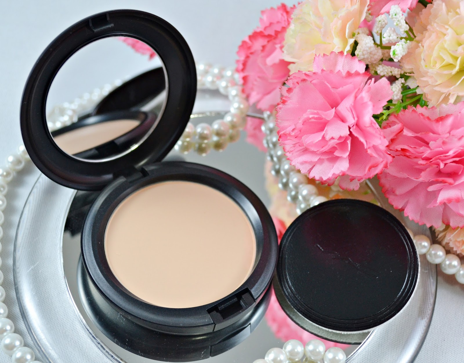 MAC Select Sheer Pressed Powder NC20 All About Beauty 101