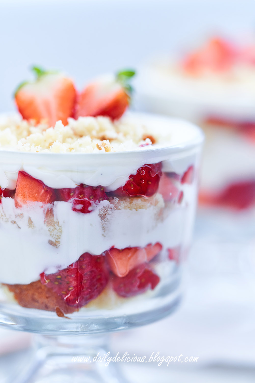 dailydelicious Strawberry Cheese cream Trifle