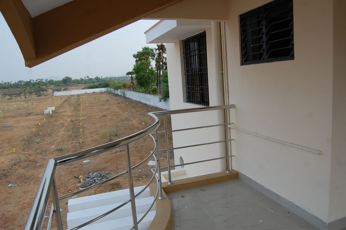 House for sale, adjacent Samudram Eri ARUNACHALA LAND