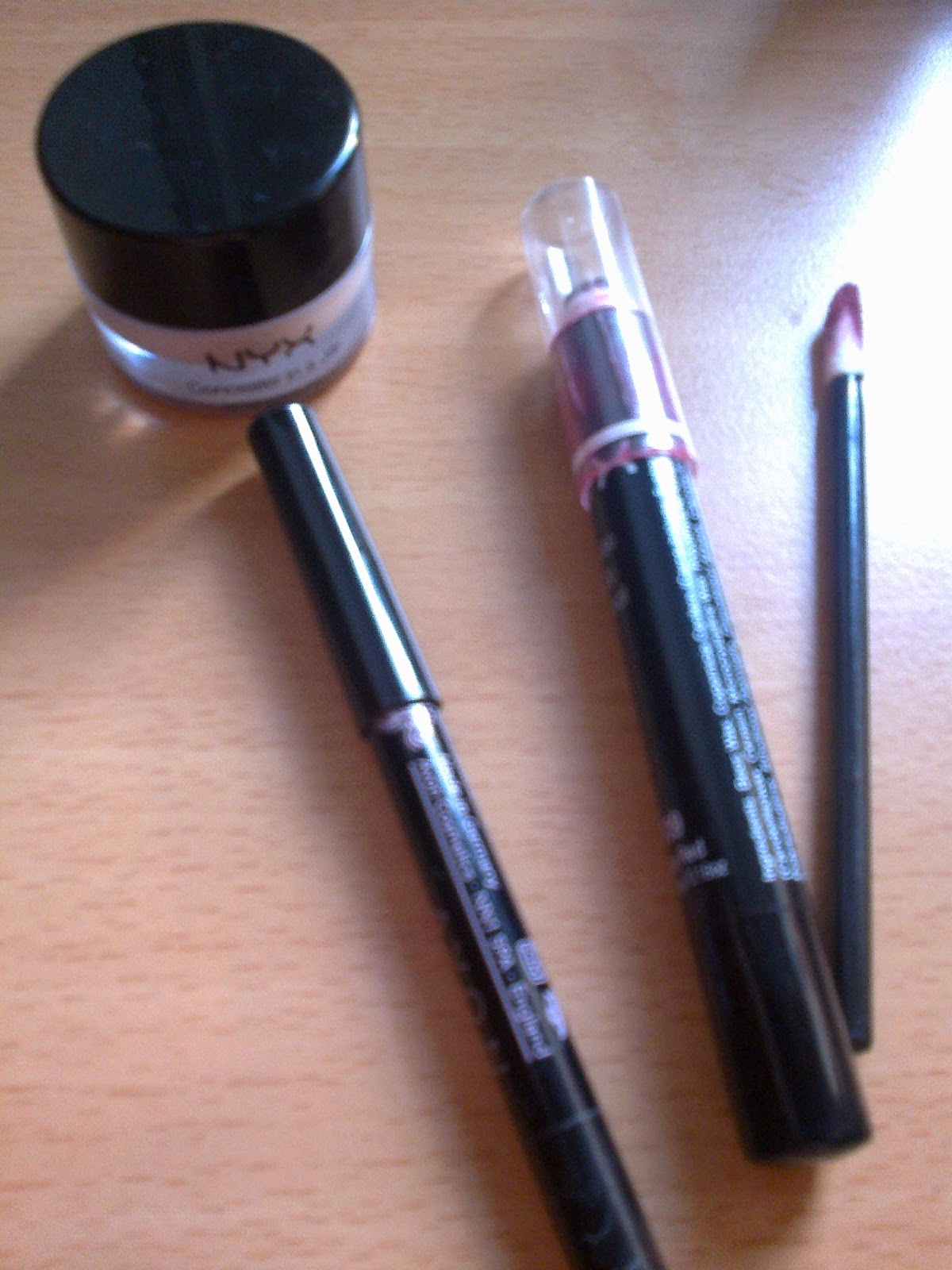 Deja Zu Quick tip how to make you lipstick lighter or darker