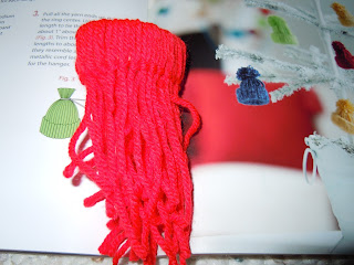 Easy to make a yarn hat ornament