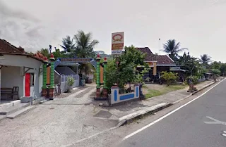 Gapura masuk Kasun Pucung Kulon Hadiwarno