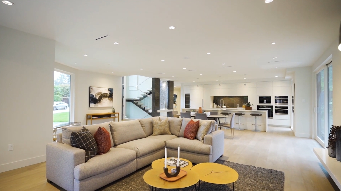 39 Interior Design Photos vs. 2710 Crescentview Dr, North Vancouver Luxury Home Tour