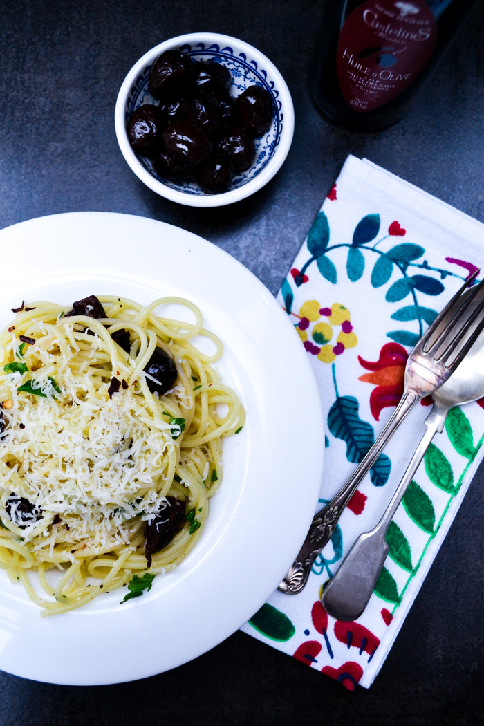 Simple Spaghetti with Olives