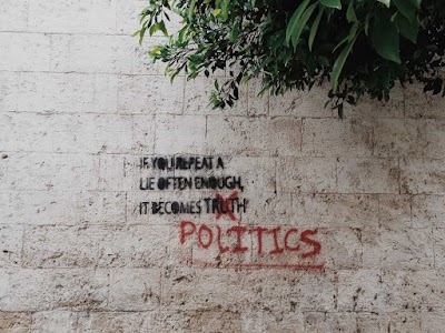 #829 Política, poder y sexo