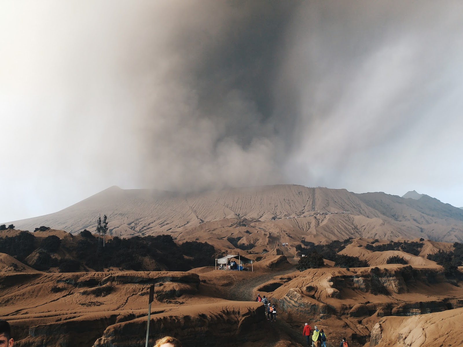 Travelogue: Hiking Mount Bromo on a budget (without a tour!) - XINLINNN