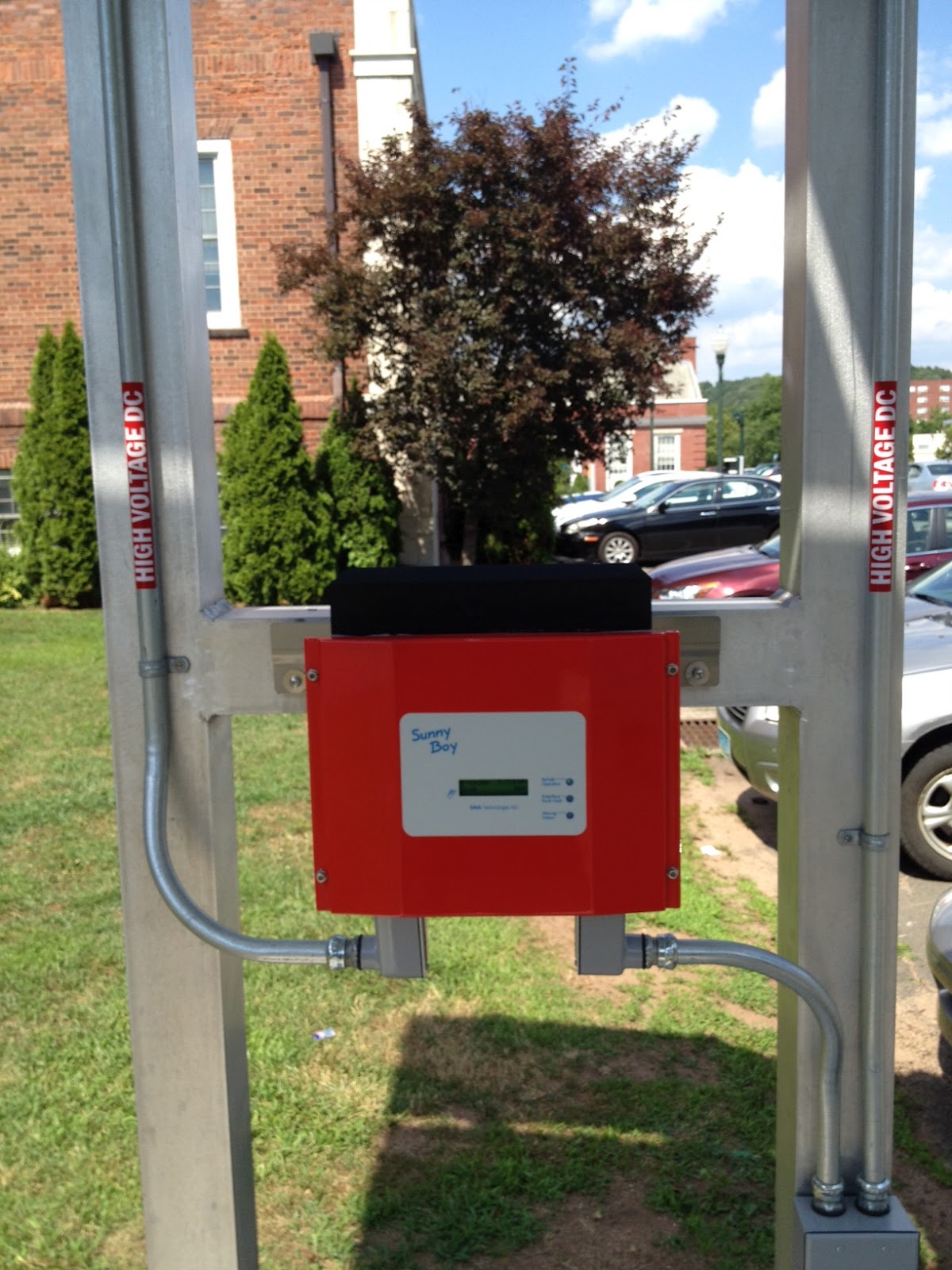 Small Scale Homes Solar Powered Electric Car Charging Station