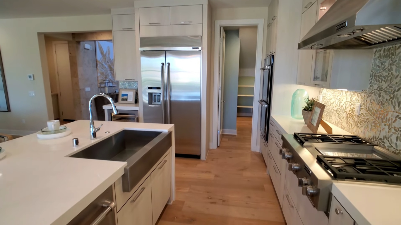 28 Photos vs. Model Home for Sale | Luxury Home in Santa Clarita, CA vs. Interior Design Tour