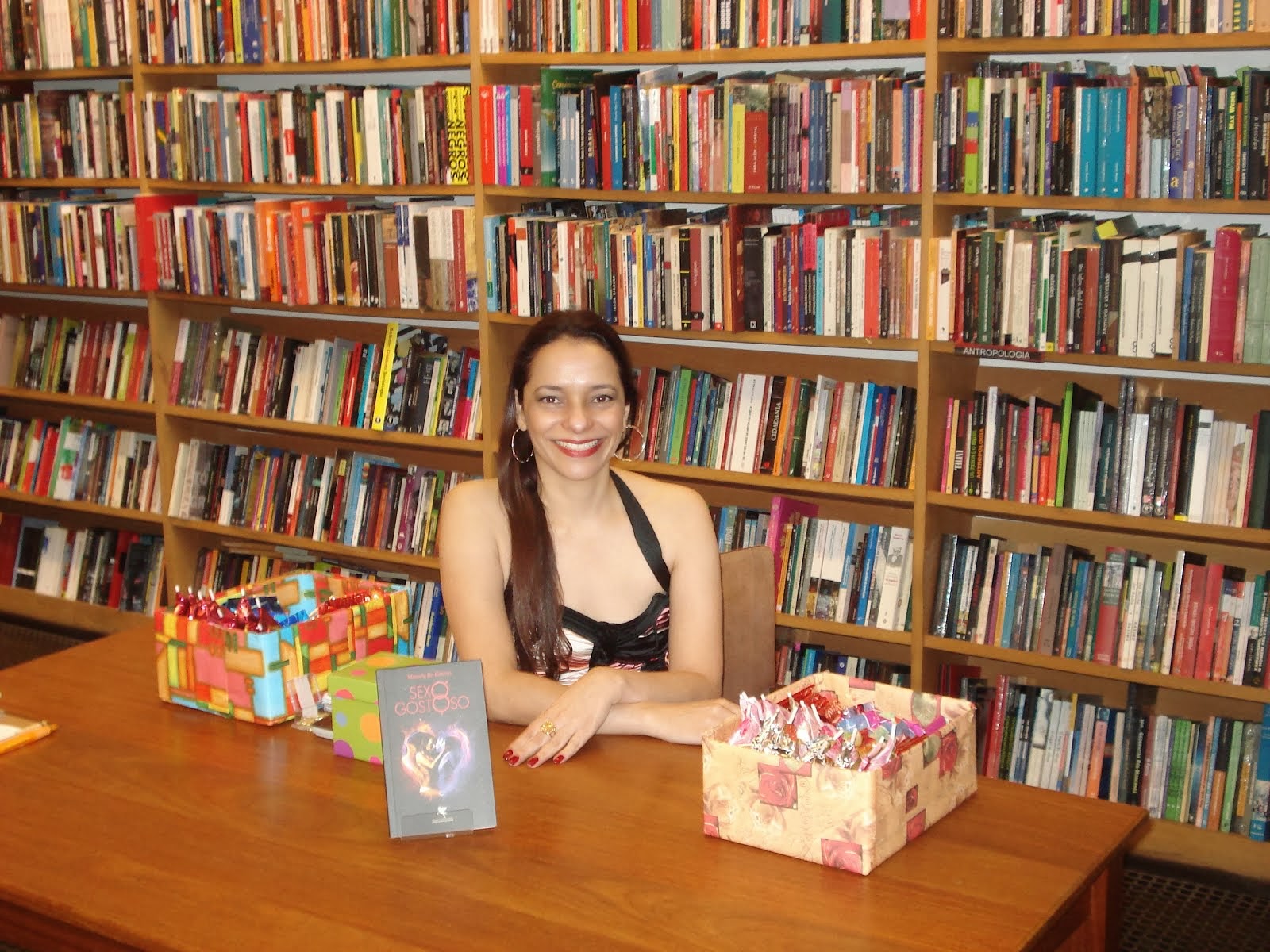 ENTREVISTA - Author Interview: Marcela Re Ribeiro: There Is No Why In Love