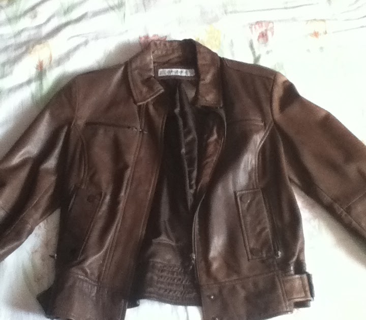 Vide dressing: Veste en cuir marron Zara.