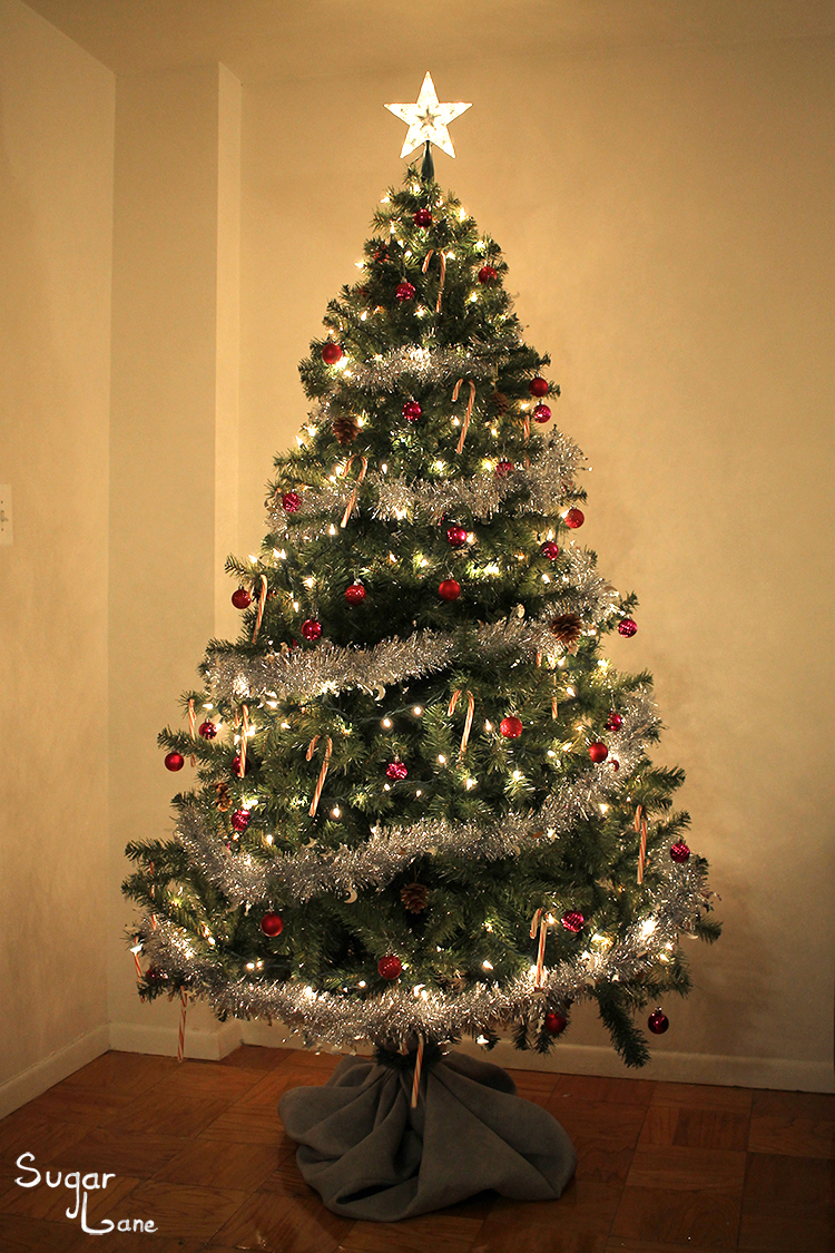 How to decorate the perfect Christmas tree in 10 steps (and dismantle