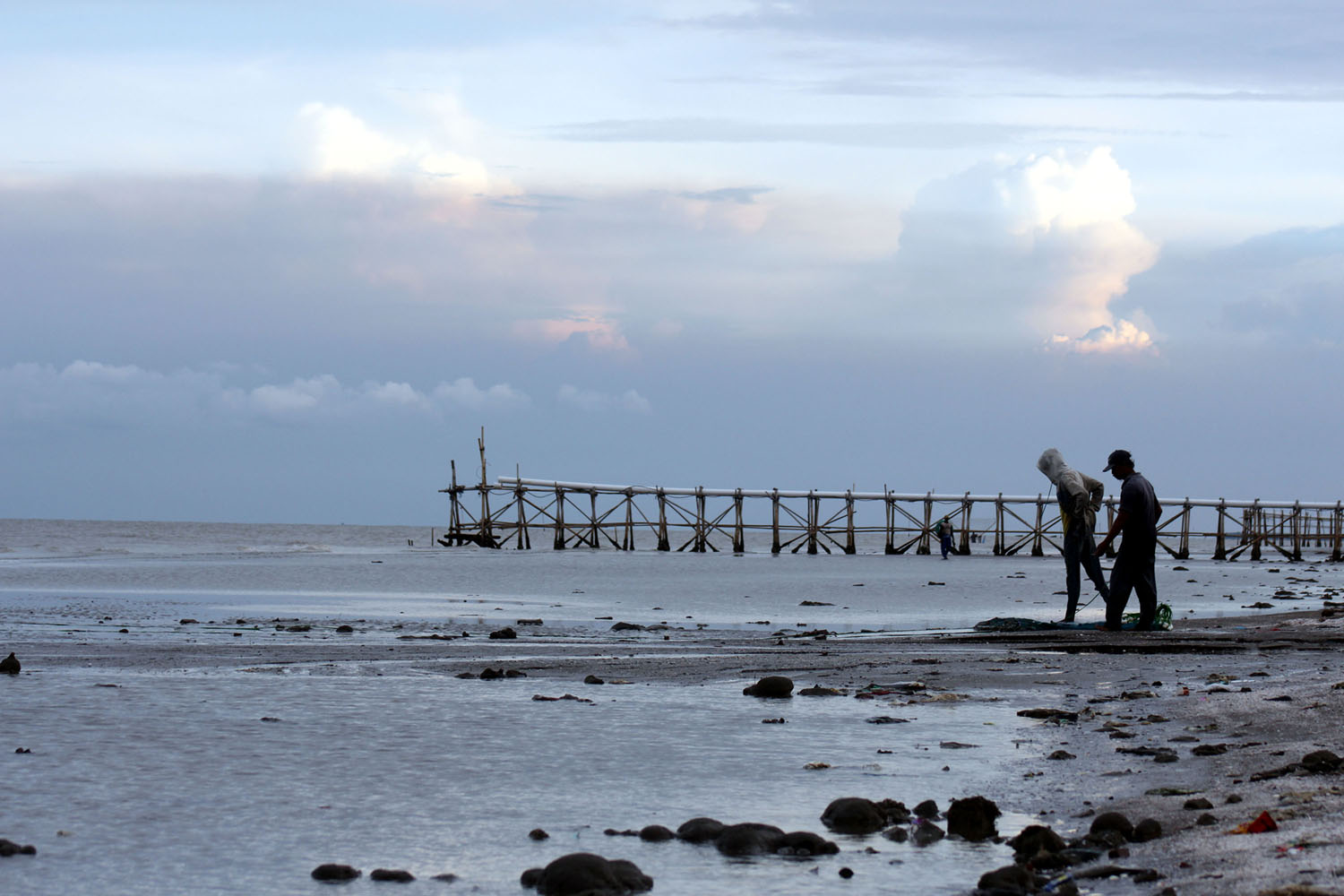 wisata Pantai Pelangi karawang