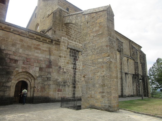 Monasterio de San Salvador de Leyre IGLESIA%2BY%2BARBOTANTE