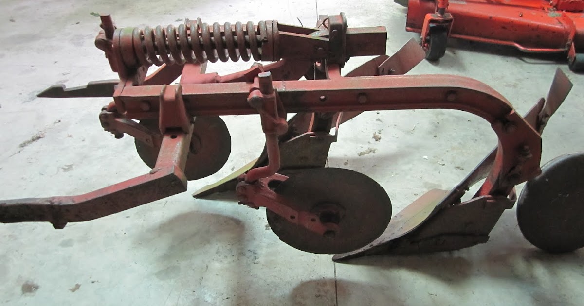 Farmall Super C and Fast Hitch Implements C20 two bottom moldboard plow