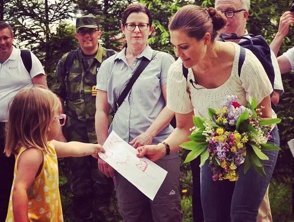 Crown Princess Victoria visited Engesbergs Camping and Stugby in Gävle. Engesbergs Camping is a family campsite