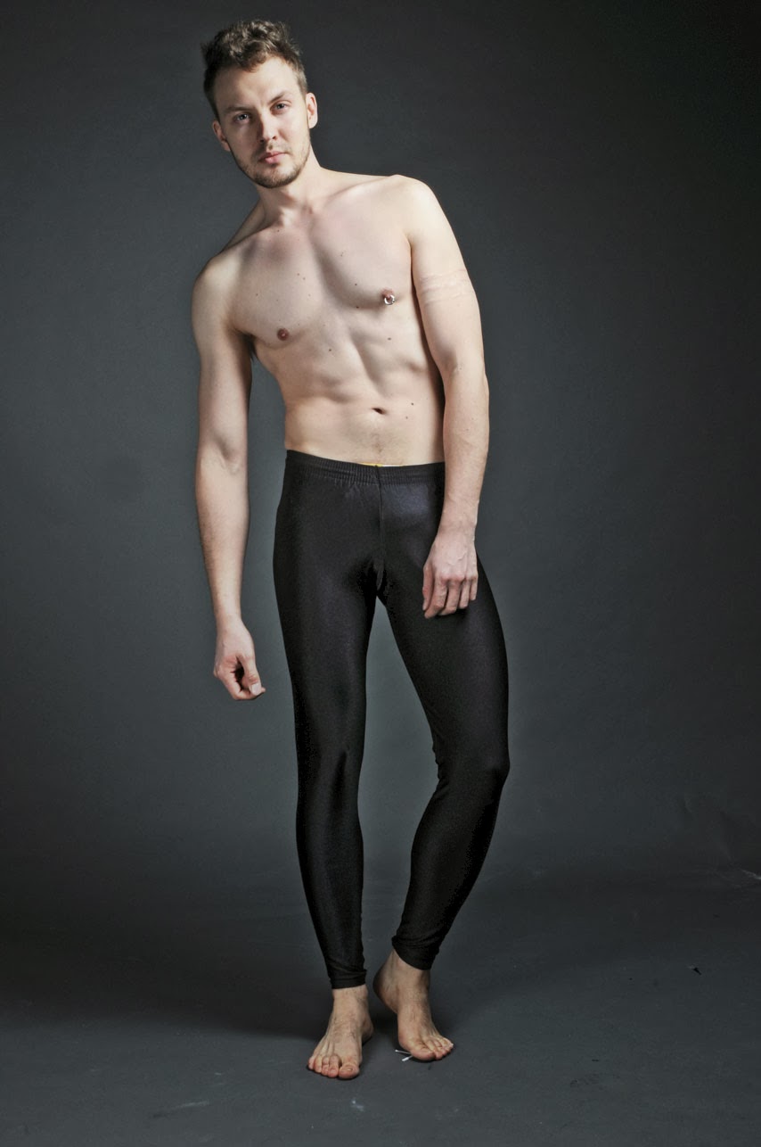 Glorious spandex: French military running tights