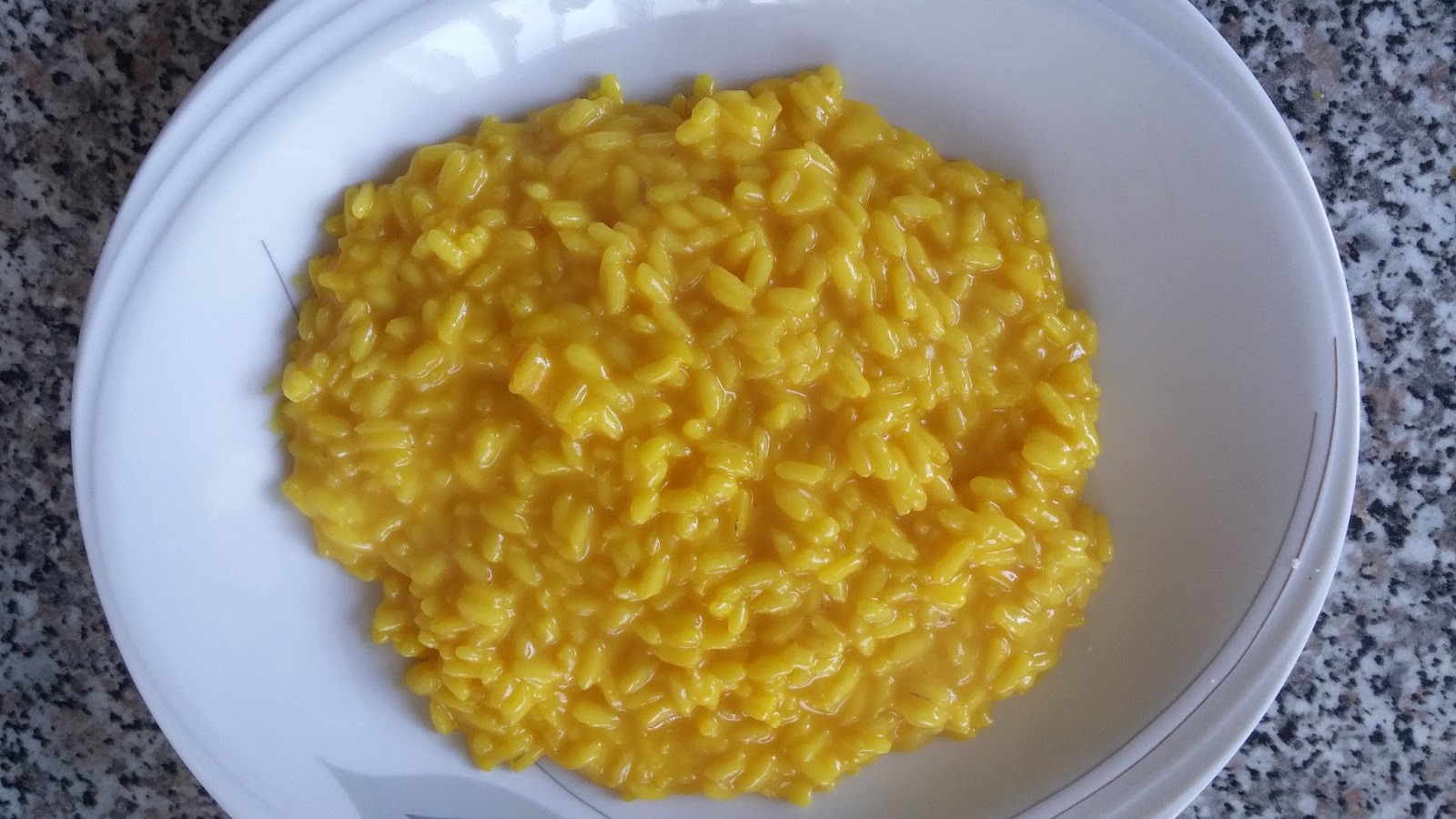 RISOTTO ALLO ZAFFERANO (ricetta) Cibo, Vino & Cultura