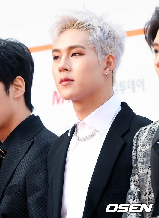 오늘자 AAA 시상식 레드카펫 몬스타엑스.jpg | 인스티즈